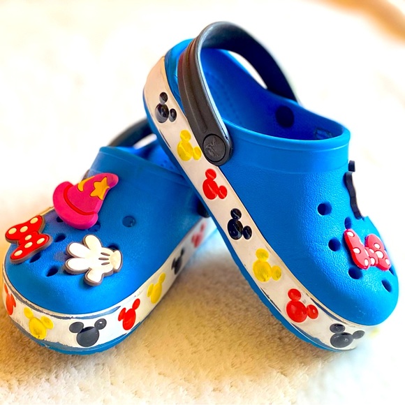 Mickey Mouse Disney crocs size c8 - Picture 2 of 4